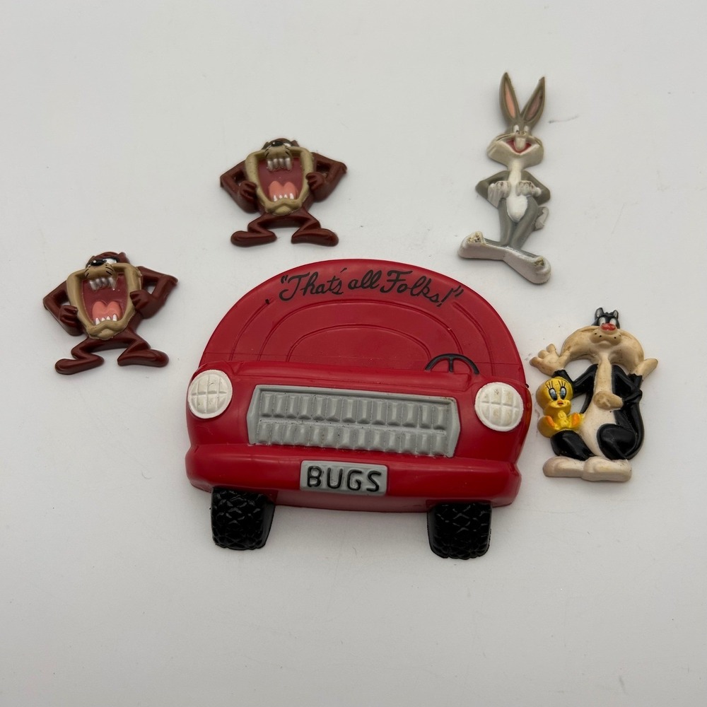 Vintage 1997 Warner Bros Looney Tunes Red Car Magnet Set Bugs Taz Sylvester 5pc